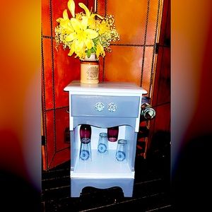 Quaint Refurbished/Repurposed wine/beer wrack.